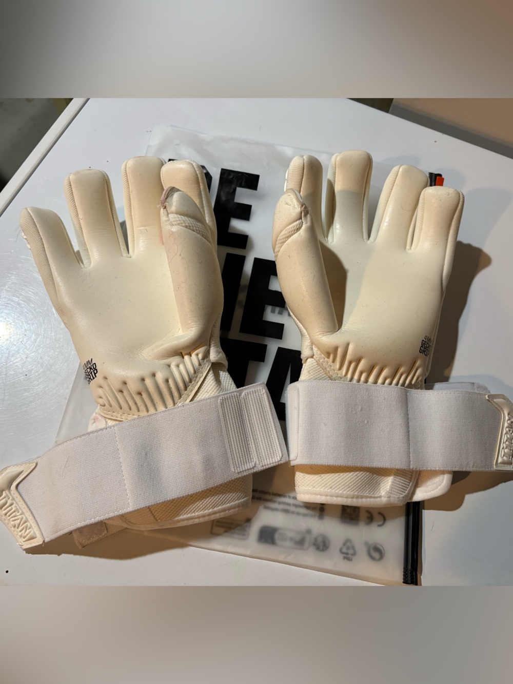 Titan Goalkeeper Gloves size adult 8